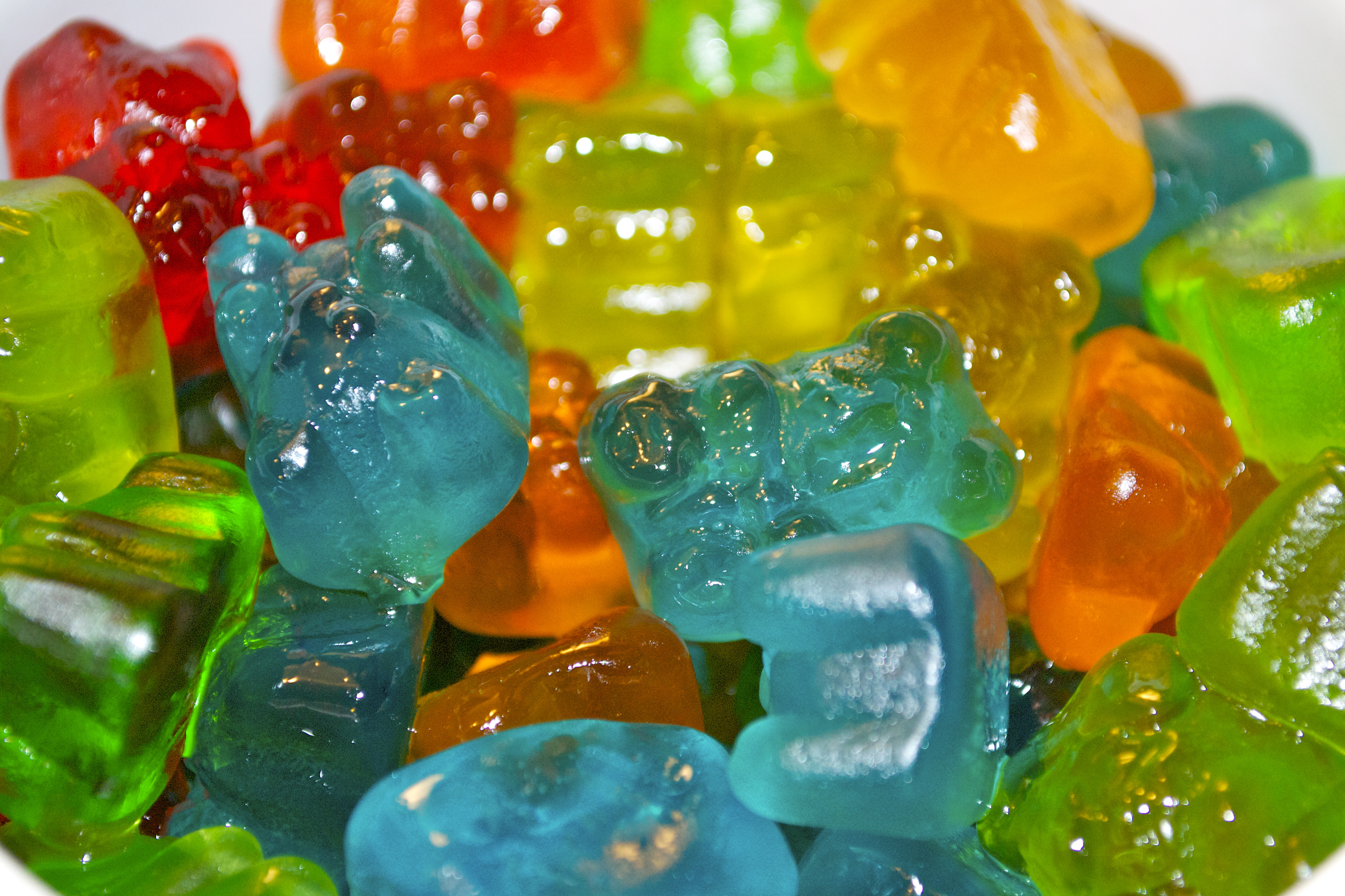 Желейные блоггеры. Gummy Bear. ЖЕЛЕЙНЫЙ мишка зеленый. ЖЕЛЕЙНЫЙ мишка разных цветов. Желейные краски.